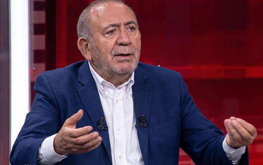 Gürsel Tekin canlı yayında küfür etti, sunucudan uyarı gecikmedi