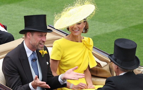 Kate Middleton'dan Royal Ascot'a dönüş! Aynı elbiseyle dikkat çekti