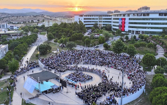 MCBÜ 30. Dönem Mezuniyet Töreni: 961 Mühendis Diplomalarını Aldı