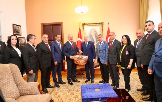 MHP Gaziantep İl Teşkilatı'ndan Devlet Bahçeli'ye anlamlı hediye