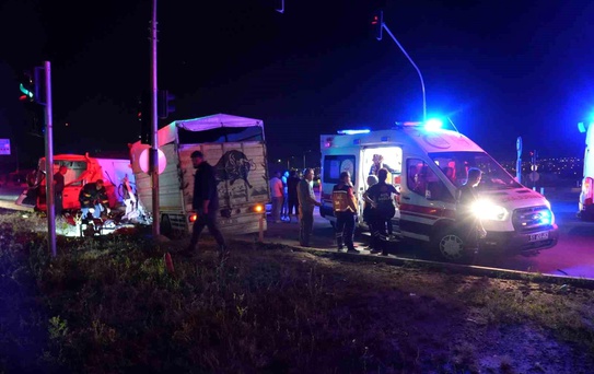 Niğde'de Feci Kaza: 10 Yaralı