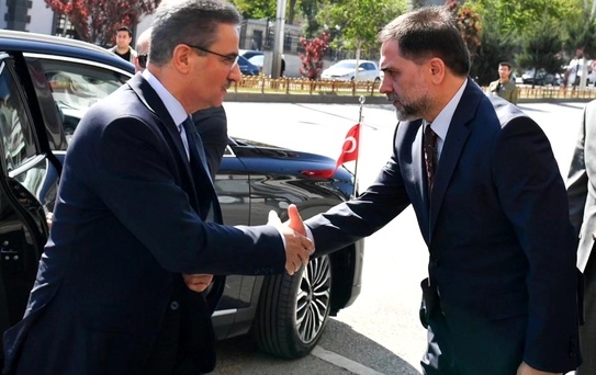Vali Baruş'tan Yakutiye Belediyesi'ne çalışma ziyareti
