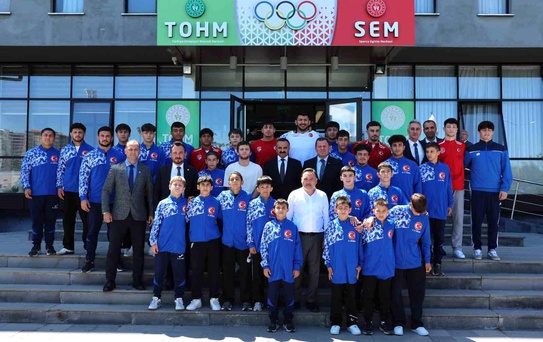Vali Çiçek'ten Gençlik ve Spor Ziyareti