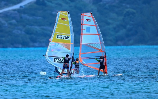 Adana'da Techno 293 Yelken Yarışları Başladı