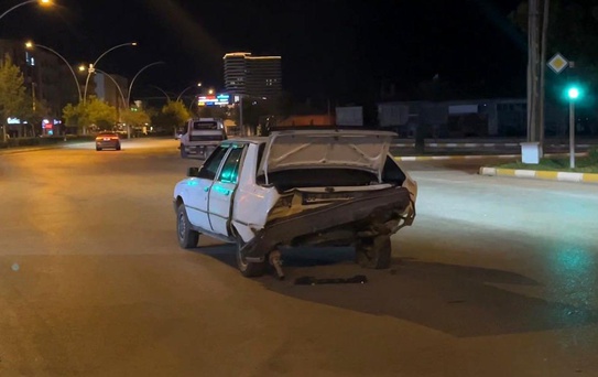 Çorum'da Kırmızı Işıkta Kaza: Sürücü Kaçtı