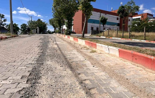 Hayrabolu'da bakımsız hastane yolu vatandaşları mağdur ediyor