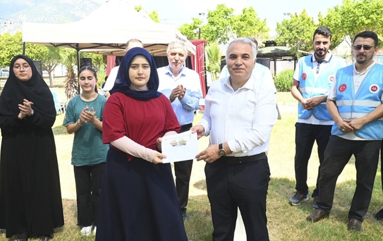 Anamur'da Öğrenciler Umre İle Ödüllendirildi