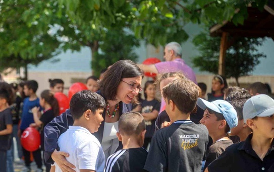 Uşak Belediye Başkan Vekili Özkan öğrencilerle bir araya geldi