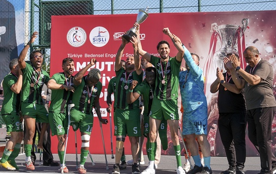 Şahinbey Belediyespor Şampiyon!