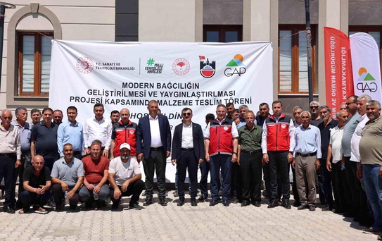 Dicle'de Çiftçilere Hibe Tarım Ekipmanları Dağıtıldı