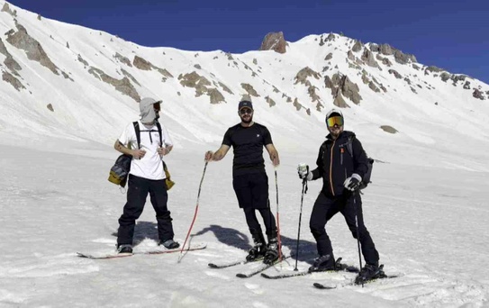 Haziranda Kayak Keyfi: Erciyes'te Karla Buluşma