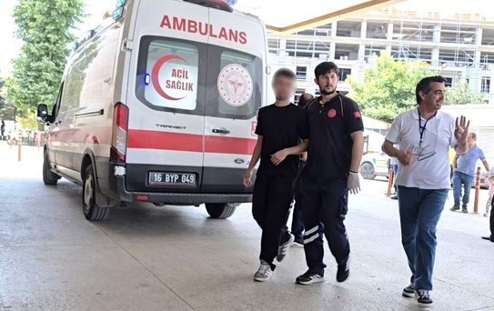 Sınavda Fenalaşan Öğrenci Hastaneye Kaldırıldı
