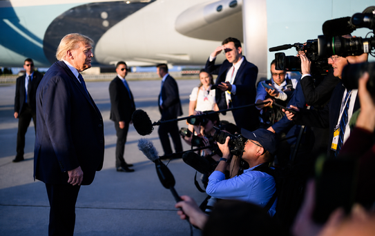 Trump dünyaya duyurdu: Hürmüz'de trafik rekor seviyede