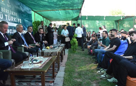 Hakkari'de Barış ve Yatırım Vurgusu