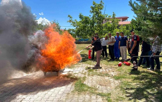 Üzümlü Devlet Hastanesi personeline uygulamalı yangın eğitimi