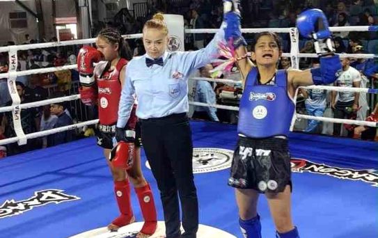 Kayserili Ayşegül Açık Muay Thai'de Dünya Şampiyonu