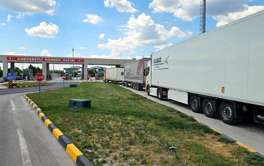 Hamzabeyli Sınır Kapısı'nda 20 km TIR Kuyruğu