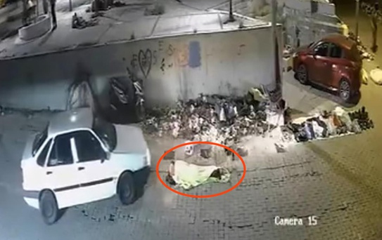 Uykusunda arabanın altında kaldı, hiç bir şey olmamış gibi ayağa kalktı
