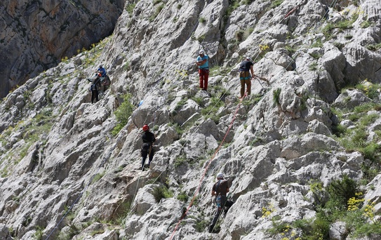 Aladağlar'da Dağcılar Yetişiyor