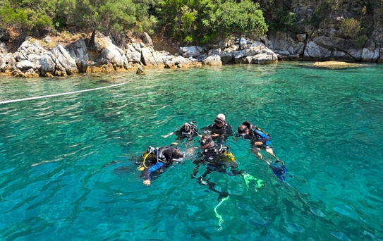 Marmaris'te Babalar Günü'nde şehit babasıyla anlamlı dalış