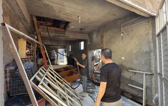 Domaniç'te Yangın: 3 Ev Hasar Gördü