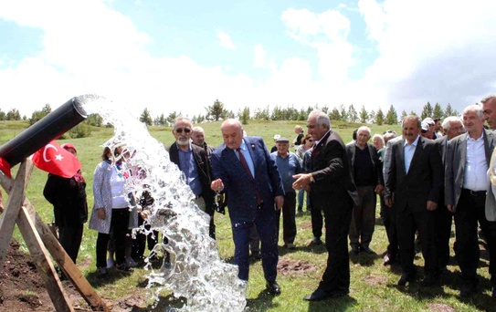 Refahiye'de Kardeşlik Projesi ile Su Hattı Açıldı