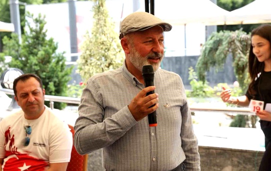 Başkan Çolakbayrakdar: 'Aileyi güçlendiren her adımın yanında olmaya devam edeceğiz'