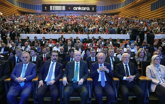 Erdoğan: Siyasi rakiplerimiz koltuk kavgası veriyor