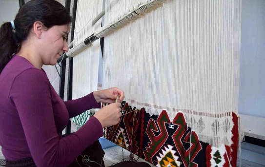 Şırnak'tan Dünyaya Goyan Kilimleri