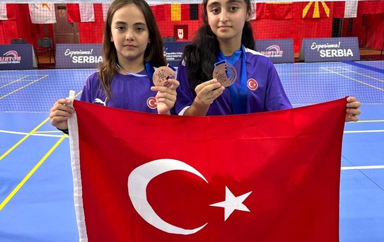 Manisalı Badmintoncular Sırbistan'da Başarı Elde Etti