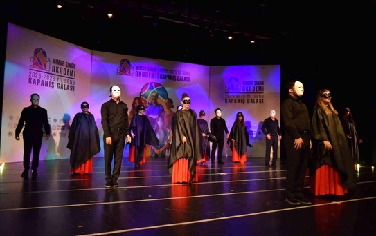 Mimar Sinan Akademi'den yıl sonuna özel sanat performansı