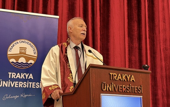 Trakya Üniversitesi'nde 790 Mezuniyet Sevinci