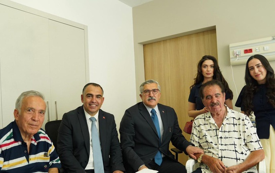 AK Parti'den İbrahim Tatlıses'e ziyaret