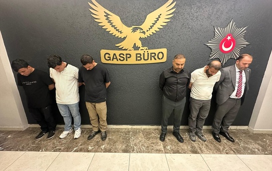 AVM'de Usulsüz Denetim Yapan 6 Şüpheli Yakalandı