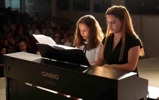 Burhaniye'de müzik günü coşkusu yaşandı
