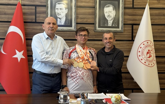 Emirhan Akçakoca'nın Şampiyonluk Ziyareti