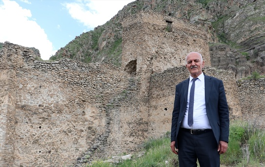 Tarihi Öşvank Kilisesi ve Engüzekkapı Kalesi Restorasyon Bekliyor