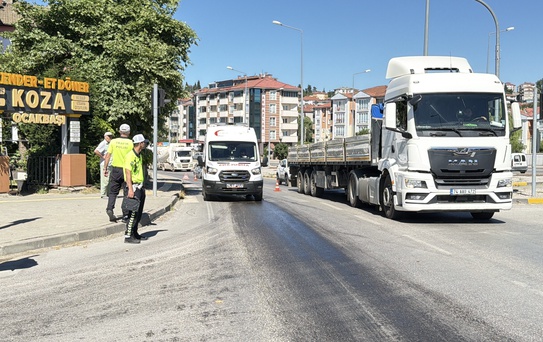Bartın'da Mazot Kazası: İki Motosiklet Sürücüsü Yaralandı