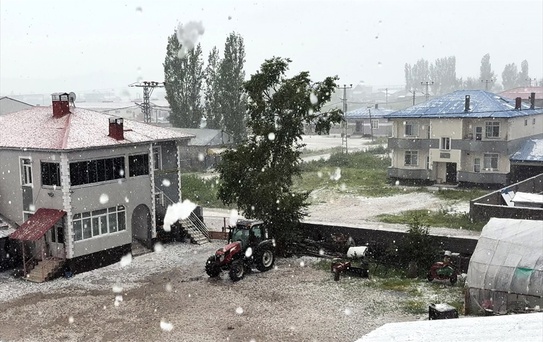 Kars ve Erzurum'da Sağanak ve Dolu Etkisi