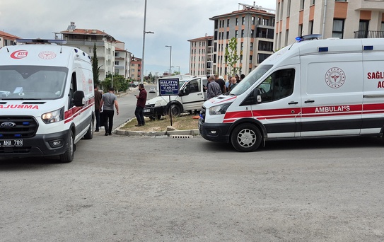 Malatya'da Minibüs ve Ticari Araç Çarpıştı