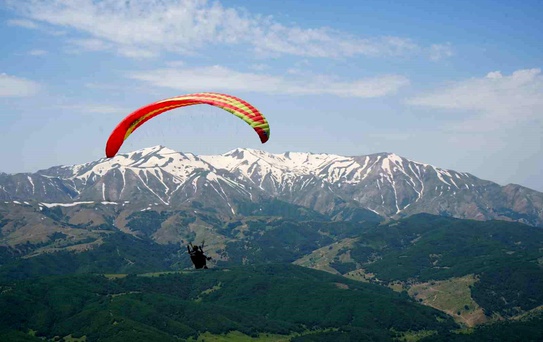 Muş'ta Yamaç Paraşütü Şöleni Başladı