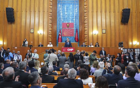 Özgür Özel'den Olağanüstü Kurultay Çağrısı