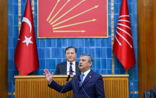 Özgür Özel: 'Saray darbesiyle parti fiilen kapandı, yine açacağız'