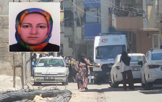 İntihar sanılmıştı! Eşini öldürüp korkuluklara asmış