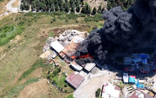 Sultangazi'de Yangın Yeniden Başladı