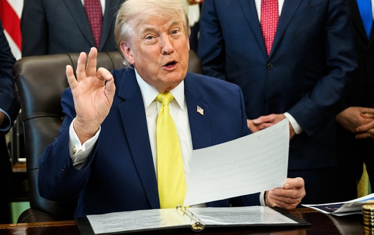 Trump, İran'a yine rest çekti: Anlaşmaya uymazlarsa yapmam gerekeni yaparım