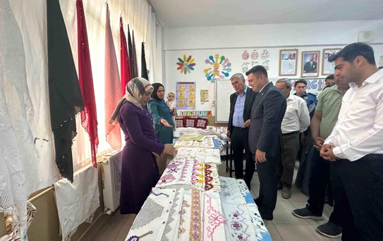 Adaklı'da el emeği ürünler görücüye çıktı