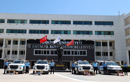 Antalya'da 4 bin 322 sahte parfüm ele geçirildi