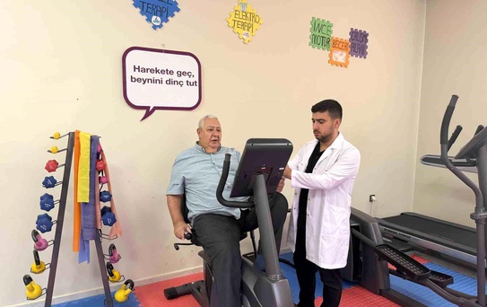 Hastalığın etkisiyle kaybolan adam Alzaymır Merkezi'nde yeniden hayat buldu