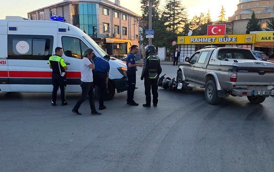 Kütahya'da Motosiklet-Cip Çarpıştı: 1 Yaralı